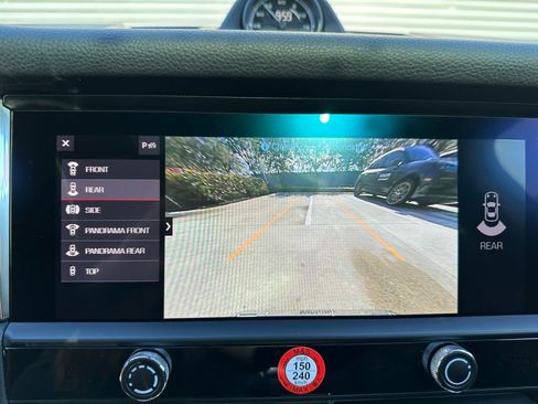 Used 2026 Porsche Macan Turbo image 32