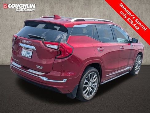Used 2023 GMC Terrain Denali w/ Denali Premium Package AWD/4WD image 8