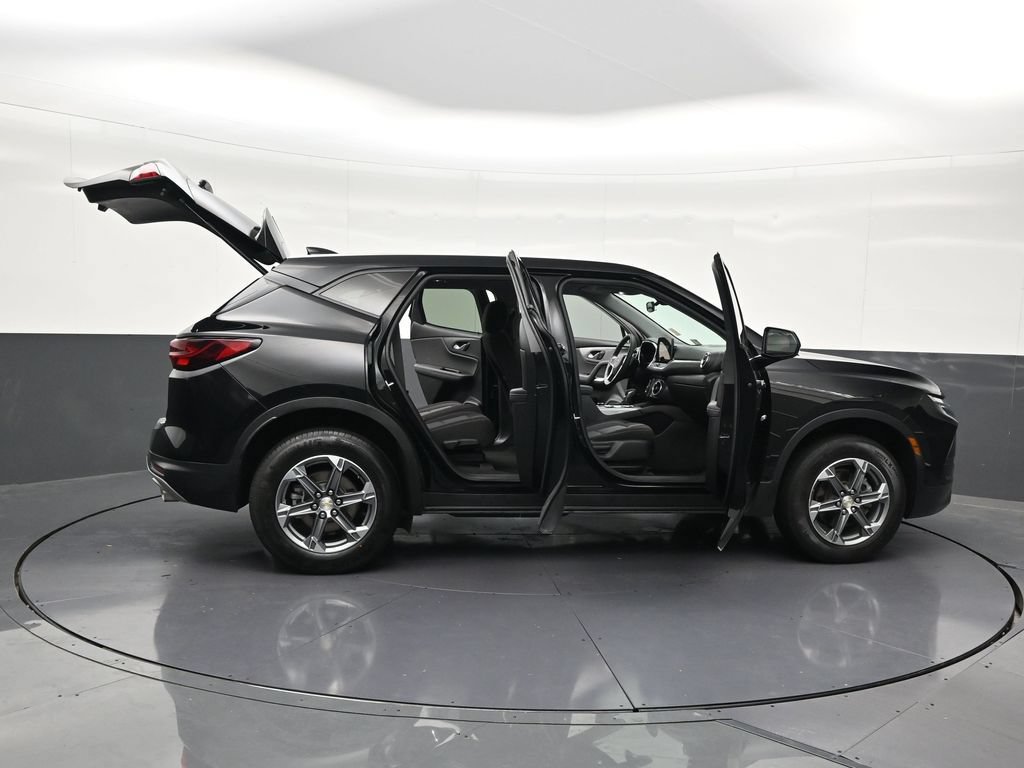 Used 2023 Chevrolet Blazer LT FWD image 33