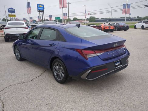 Used 2024 Hyundai Elantra SEL FWD image 6
