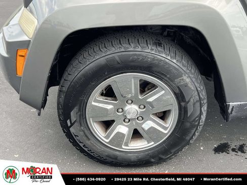Used 2012 Jeep Liberty Sport w/ Popular Equipment Group AWD/4WD image 9