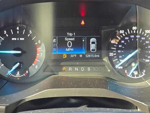 Used 2018 Ford Edge SE image 10