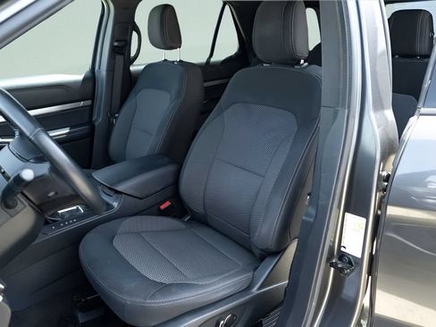 Used 2018 Ford Explorer XLT w/ Equipment Group 201A FWD image 14