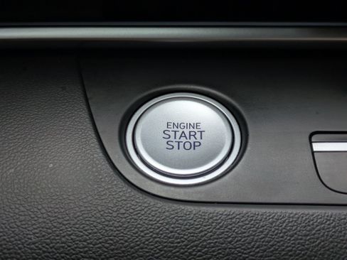 Used 2023 Hyundai Elantra Limited FWD image 28