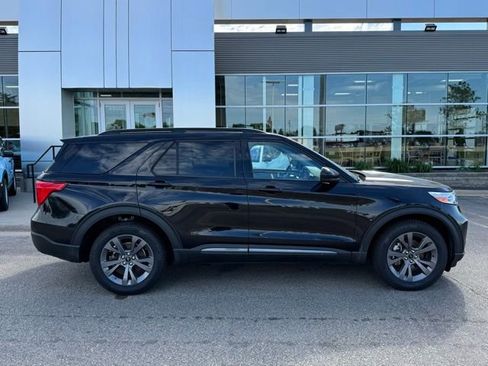 Certified 2023 Ford Explorer XLT w/ Equipment Group 202A AWD/4WD image 34