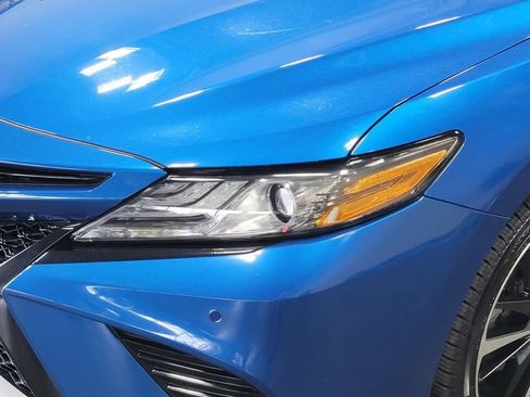 Used 2018 Toyota Camry XSE FWD image 9