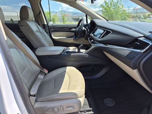 Used 2019 Buick Enclave Essence AWD/4WD image 30