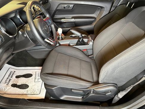 Used 2017 Ford Mustang Coupe image 18