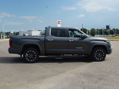 Used 2024 Toyota Tundra Limited AWD/4WD image 22