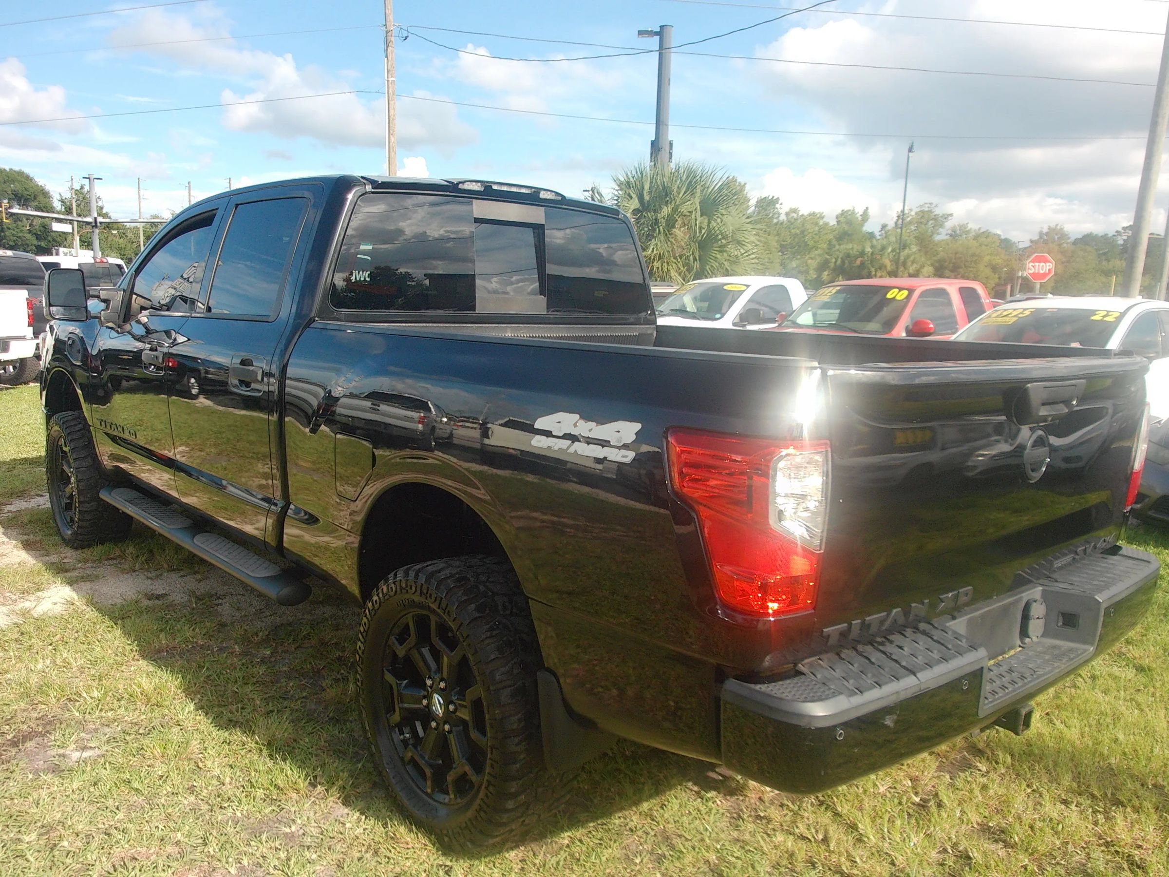 Used 2018 Nissan Titan SV w/ SV Convenience Package AWD/4WD image 7