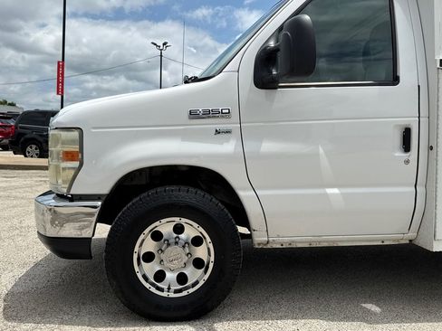 Used 2009 Ford E-350 and Econoline 350 Super Duty RWD image 5