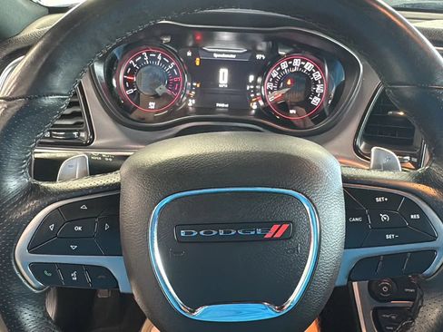 Used 2019 Dodge Challenger R/T w/ Driver Convenience Group RWD image 17