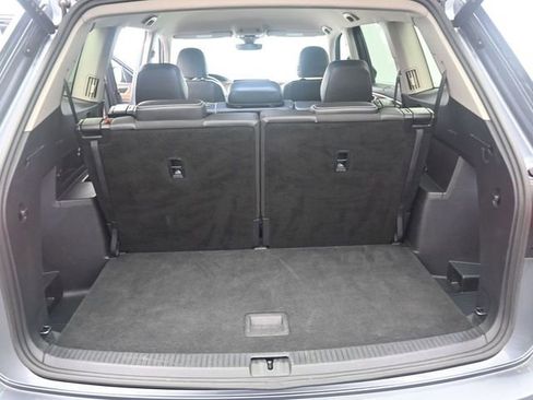 Used 2024 Volkswagen Atlas SE AWD/4WD image 18
