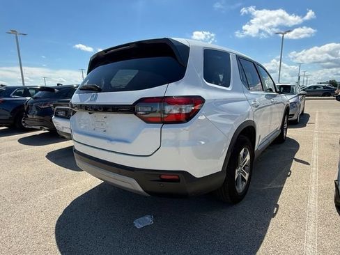 Used 2025 Honda Pilot EX-L image 4