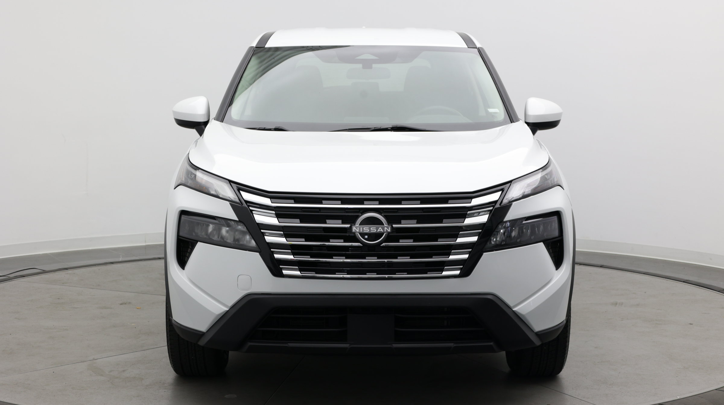 Used 2024 Nissan Rogue SV FWD image 2