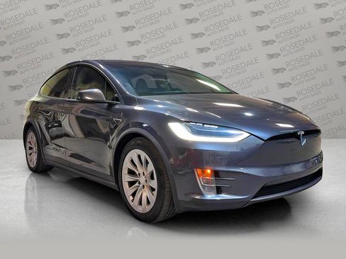 Used 2016 Tesla Model X 60D image 1