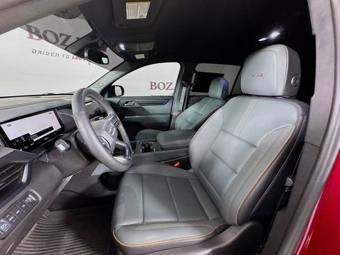 Used 2024 GMC Acadia AT4 w/ Luxury Package image 26