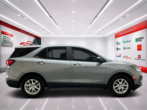 Used 2023 Chevrolet Equinox LS FWD image 8