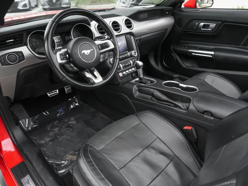 Used 2020 Ford Mustang Premium image 8