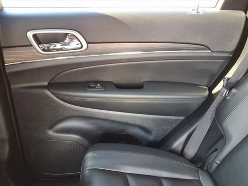 Used 2022 Jeep Grand Cherokee Limited image 31