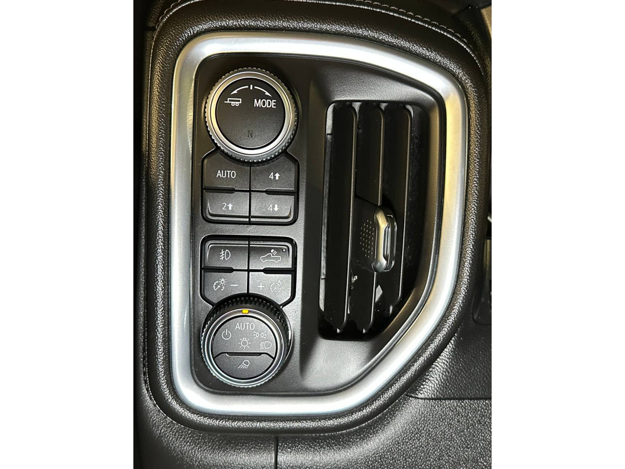 Used 2020 GMC Sierra 1500 Denali w/ Denali Ultimate Package AWD/4WD image 36