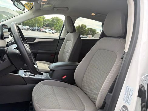 Certified 2022 Ford Escape SE w/ Cold Weather Package AWD/4WD image 12