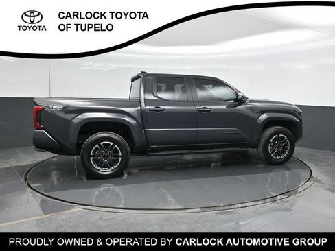 Used 2025 Toyota Tacoma TRD Sport AWD/4WD image 4