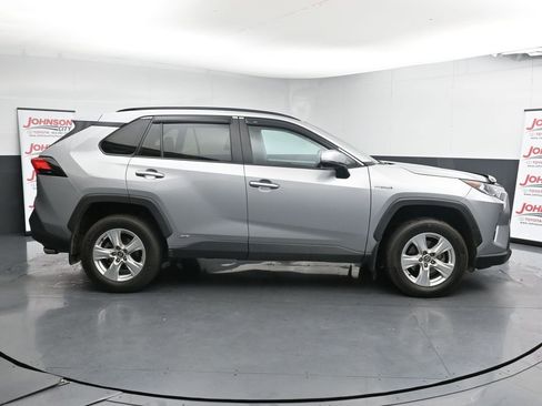 Used 2020 Toyota RAV4 XLE image 9