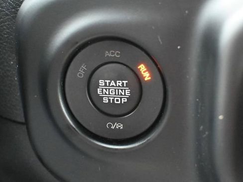 Used 2021 Jeep Gladiator Rubicon w/ Cold Weather Group AWD/4WD image 33