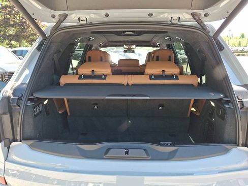 Used 2023 BMW X7 xDrive40i w/ M Sport Package AWD/4WD image 31