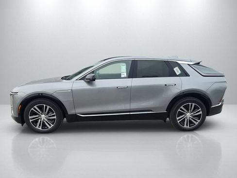 New 2026 Cadillac Lyriq Luxury RWD image 8