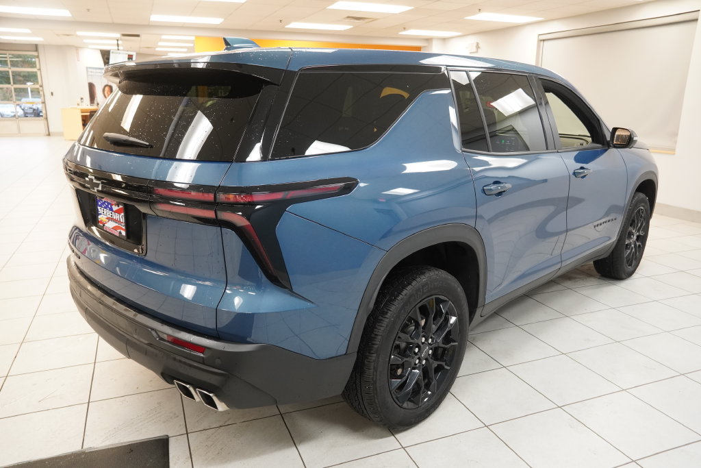 Used 2024 Chevrolet Traverse LS w/ Midnight/Sport Edition AWD/4WD image 12