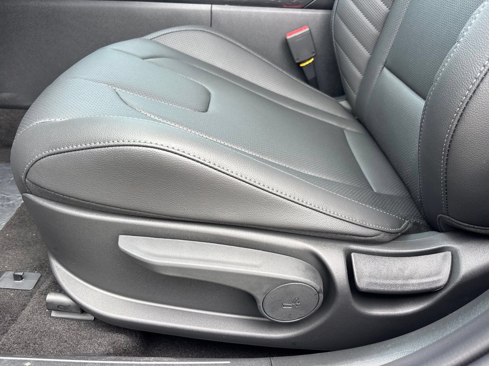 New 2026 Hyundai Elantra SEL Sport FWD image 13