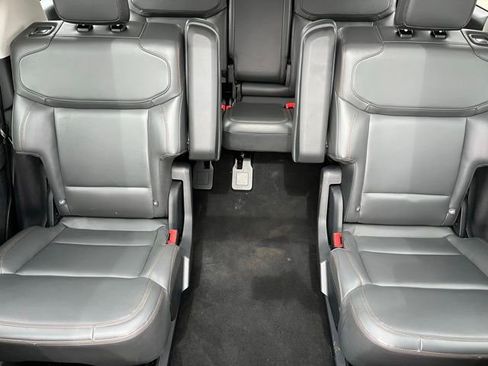 Used 2025 Ford Expedition Active AWD/4WD image 27