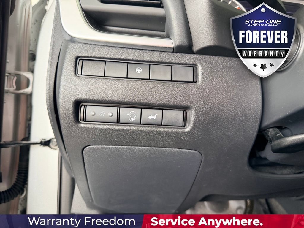 Used 2024 Nissan Rogue SV FWD image 18