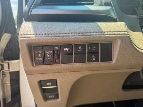 Used 2019 Honda Odyssey EX-L image 14
