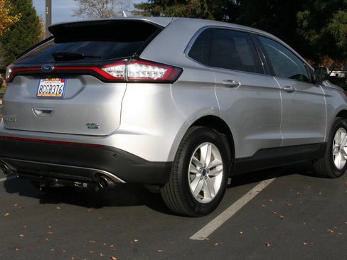 Used 2018 Ford Edge SEL AWD/4WD image 6
