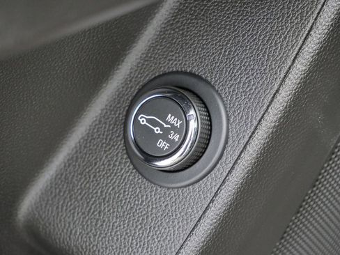 Used 2023 Chevrolet Traverse RS image 35