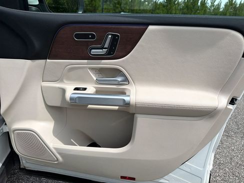 Certified 2023 Mercedes-Benz GLB 250 image 43