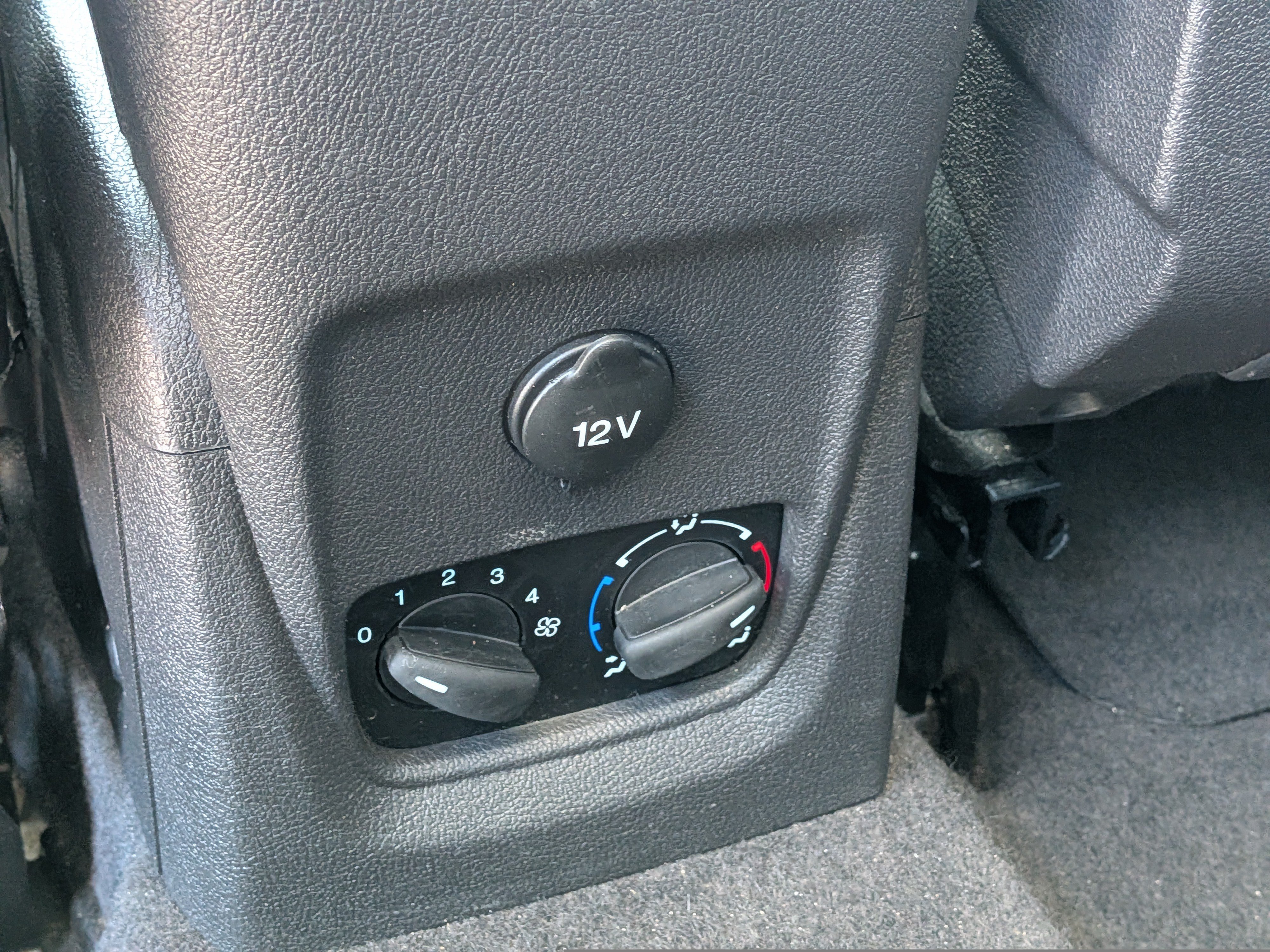 Used 2016 Ford Transit Connect XLT FWD image 15