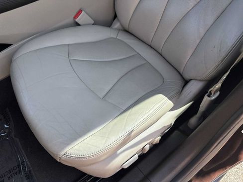 Used 2017 Buick LaCrosse Essence FWD image 16
