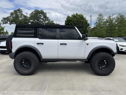 Used 2023 Ford Bronco Badlands image 26