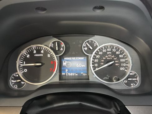 Used 2015 Toyota Tundra SR5 w/ SR5 Upgrade Package AWD/4WD image 28