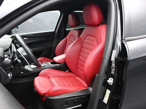 Used 2022 Alfa Romeo Stelvio Sprint AWD/4WD image 5