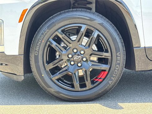 Used 2023 Chevrolet Traverse Premier w/ Redline Edition AWD/4WD image 35