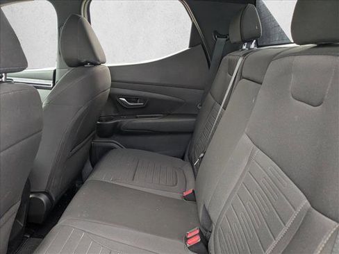 Used 2024 Hyundai Santa Cruz SE image 18