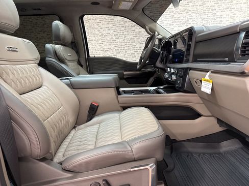Used 2026 Ford F250 Platinum w/ Platinum Plus Package image 13