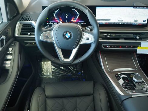 New 2026 BMW X7 xDrive40i w/ Premium Package image 16