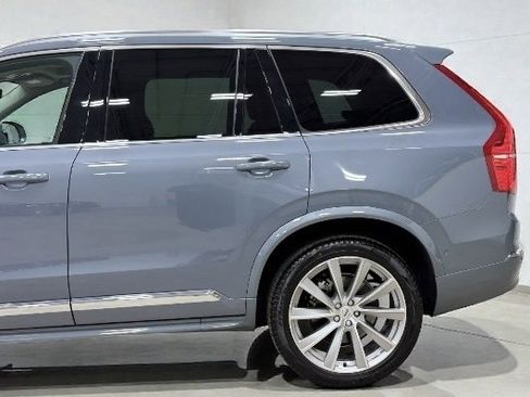 Used 2023 Volvo XC90 B6 Plus image 38