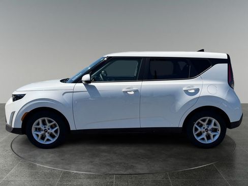 Used 2025 Kia Soul LX FWD image 5